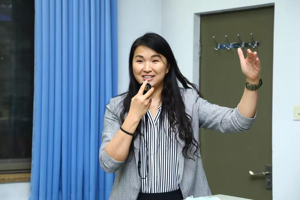 唐琳.jpg 唐琳.jpg