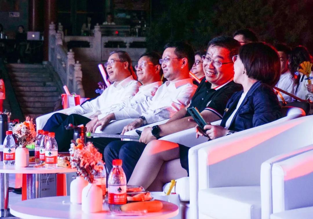 c1e2849e183443ba97c4857d35503fe5.jpg 2.jpg