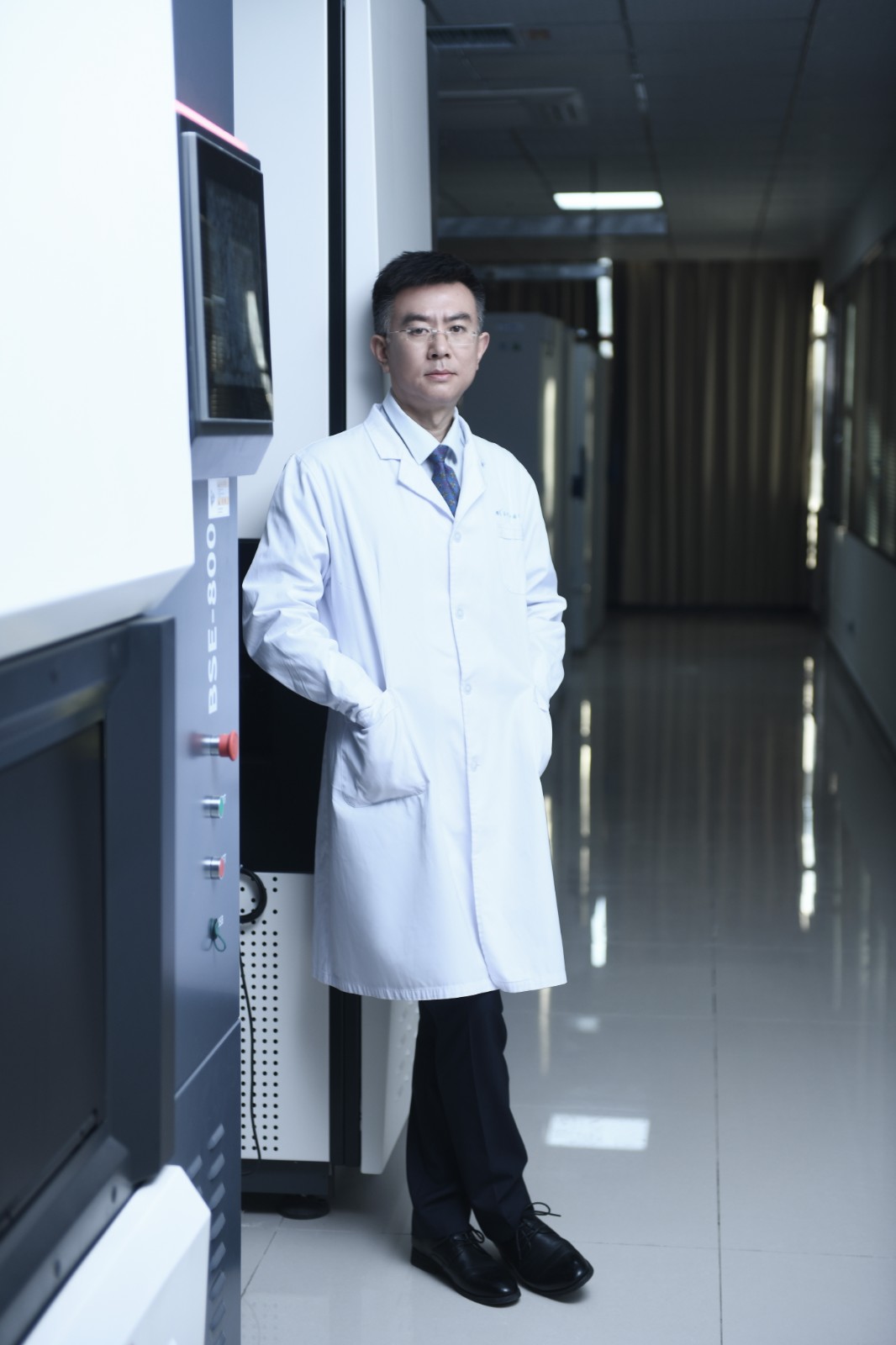 陈万青.jpg 陈万青.jpg