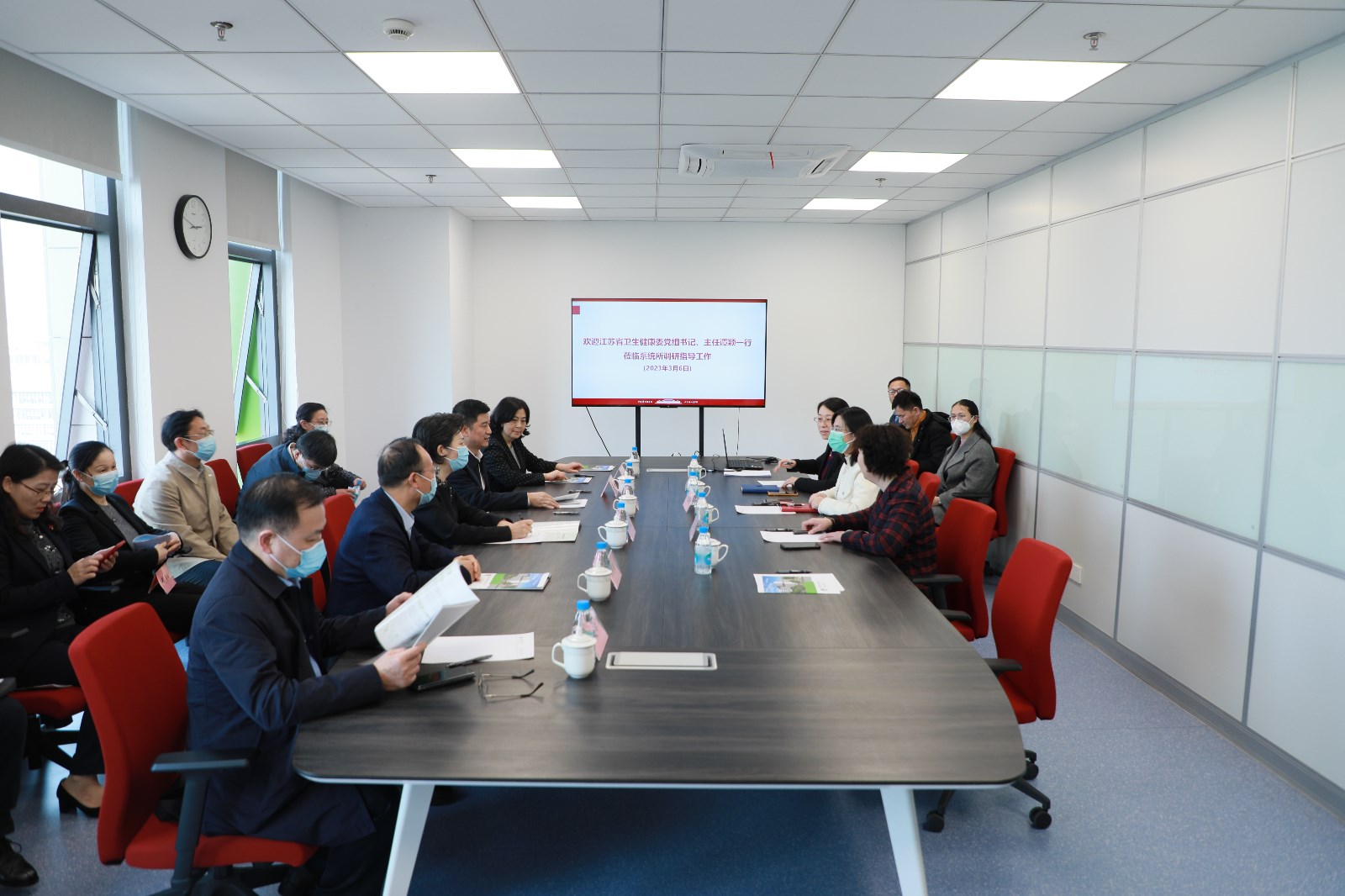 谭颖座谈.jpg 谭颖座谈.jpg