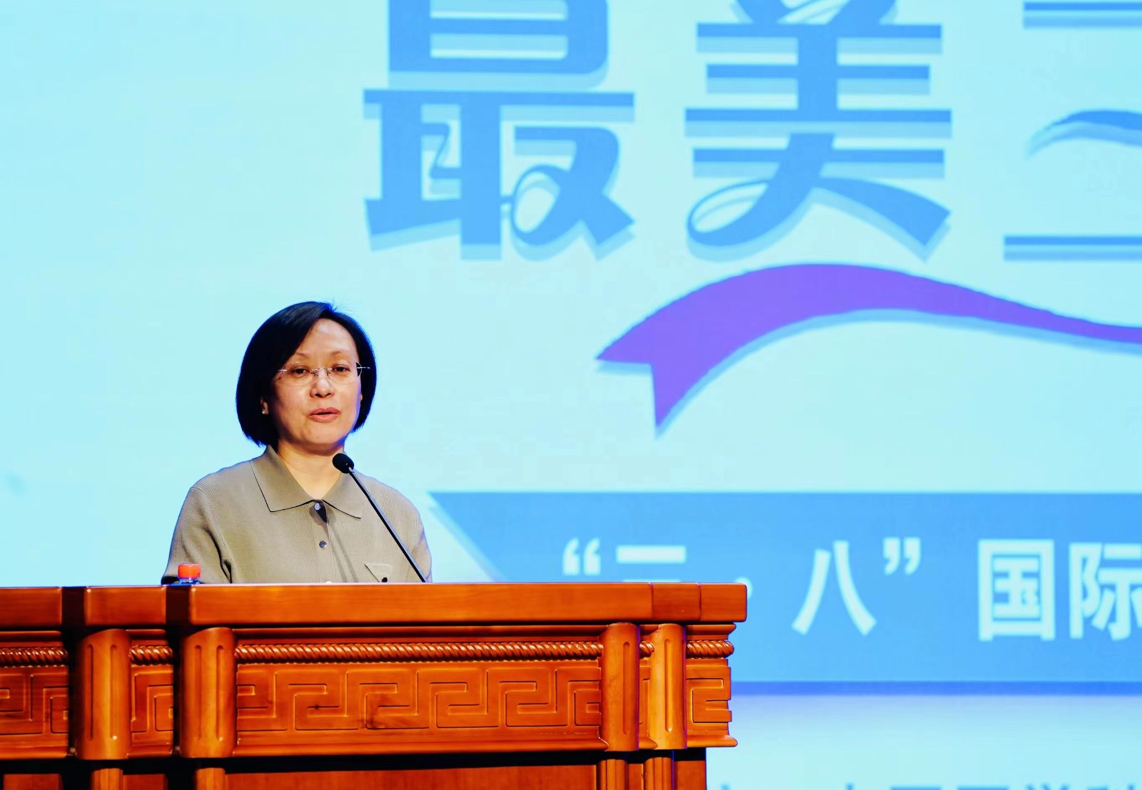 4eae83980ba44e0ee66a018d41a0c76.jpg 4eae83980ba44e0ee66a018d41a0c76.jpg