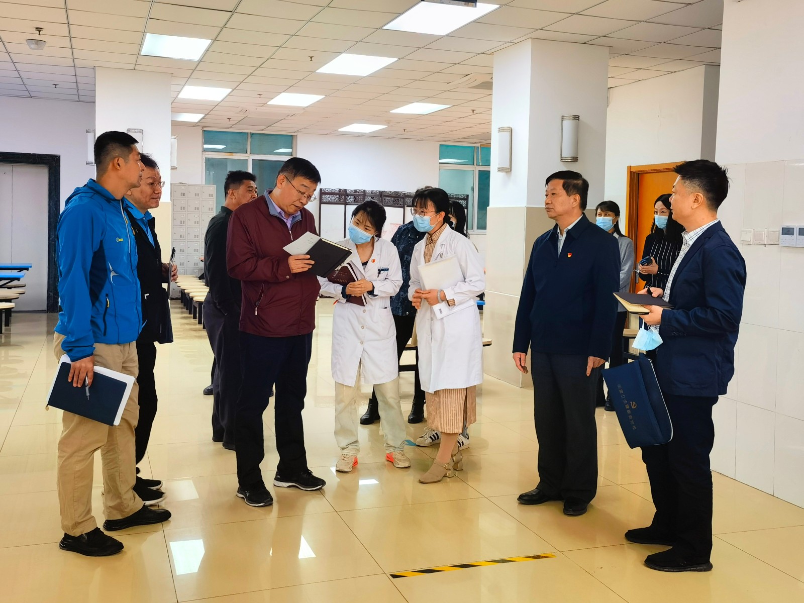 李青副院校长一行到护理学院检查消防和安全生产工作4.jpg 李青副院校长一行到护理学院检查消防和安全生产工作4.jpg